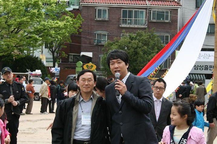 개그맨박준형씨가 팔도설렁탕대표로 본점을 소개